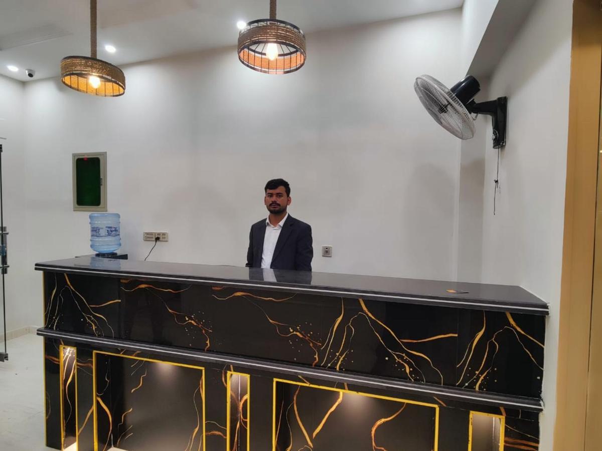 Hotel White Season Gulberg Лахор Екстериор снимка