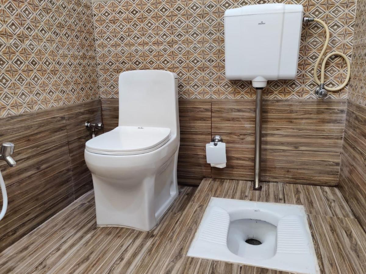 Hotel White Season Gulberg Лахор Екстериор снимка