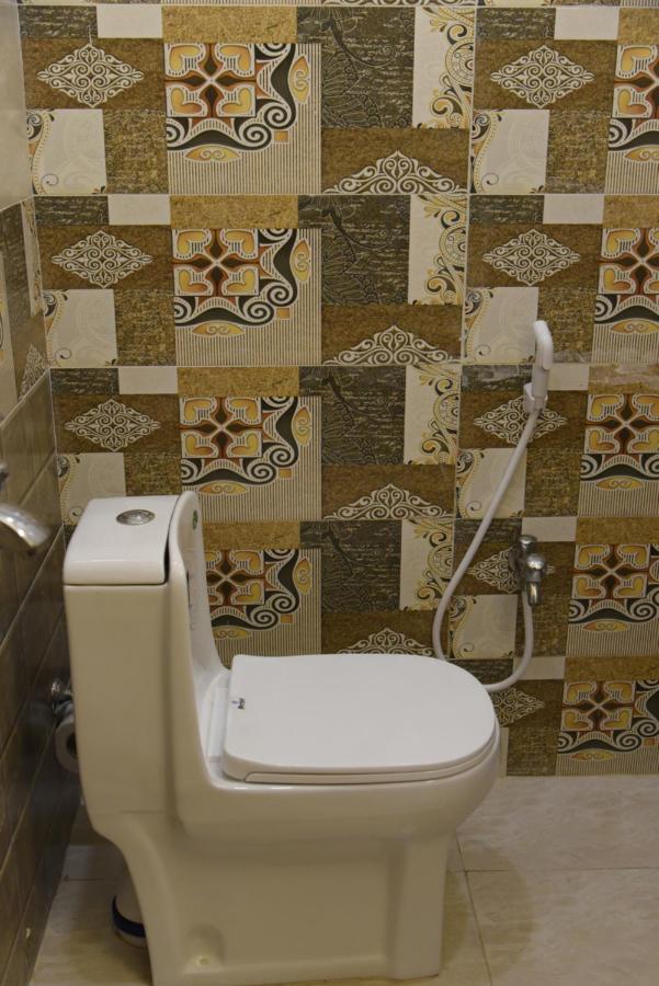 Hotel White Season Gulberg Лахор Екстериор снимка