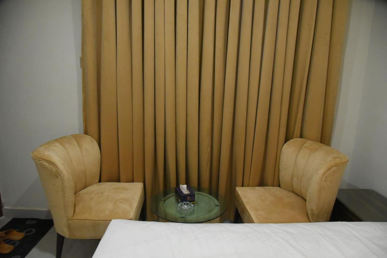 Hotel White Season Gulberg Лахор Екстериор снимка