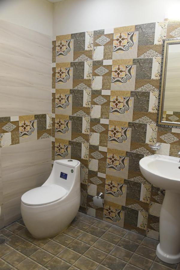 Hotel White Season Gulberg Лахор Екстериор снимка