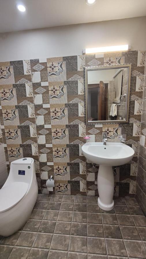 Hotel White Season Gulberg Лахор Екстериор снимка
