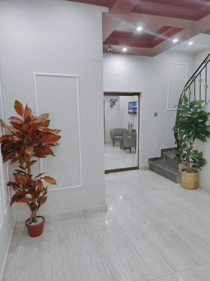 Hotel White Season Gulberg Лахор Екстериор снимка