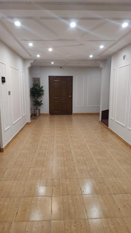 Hotel White Season Gulberg Лахор Екстериор снимка