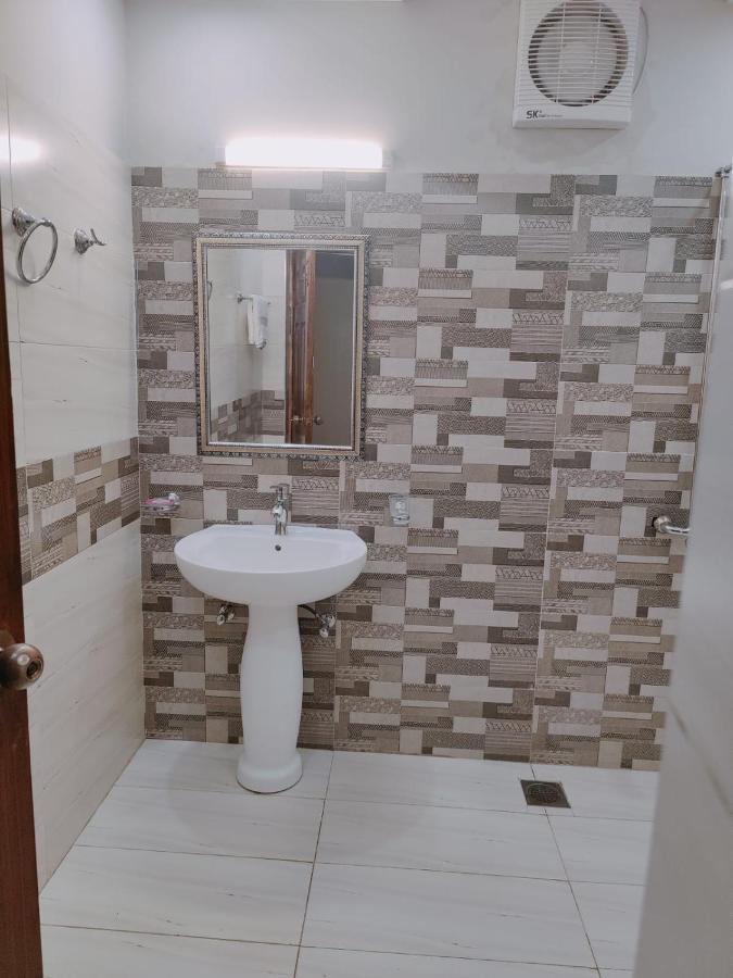 Hotel White Season Gulberg Лахор Екстериор снимка