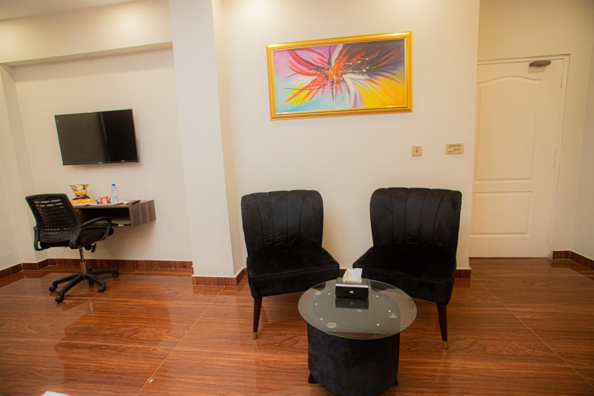 Hotel White Season Gulberg Лахор Екстериор снимка