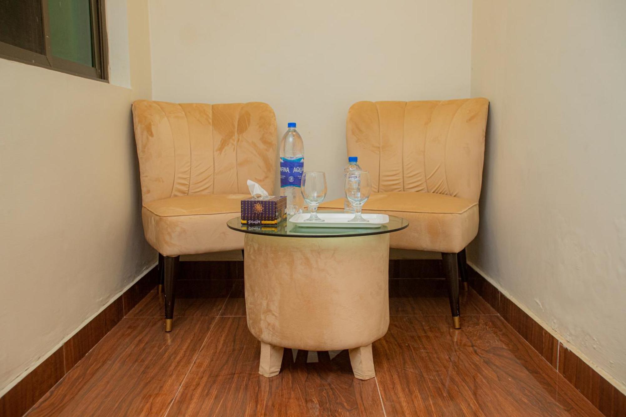 Hotel White Season Gulberg Лахор Екстериор снимка