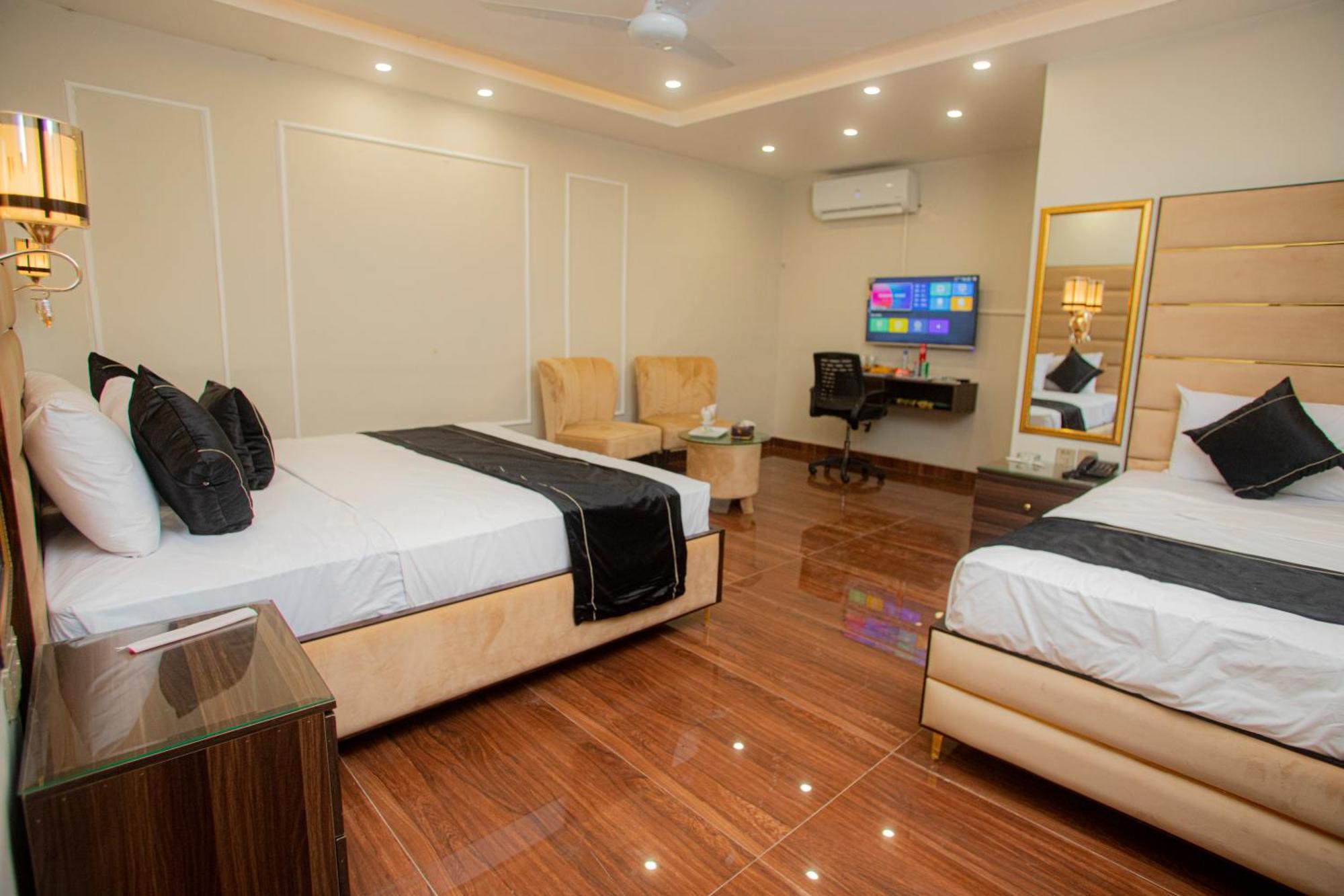 Hotel White Season Gulberg Лахор Екстериор снимка