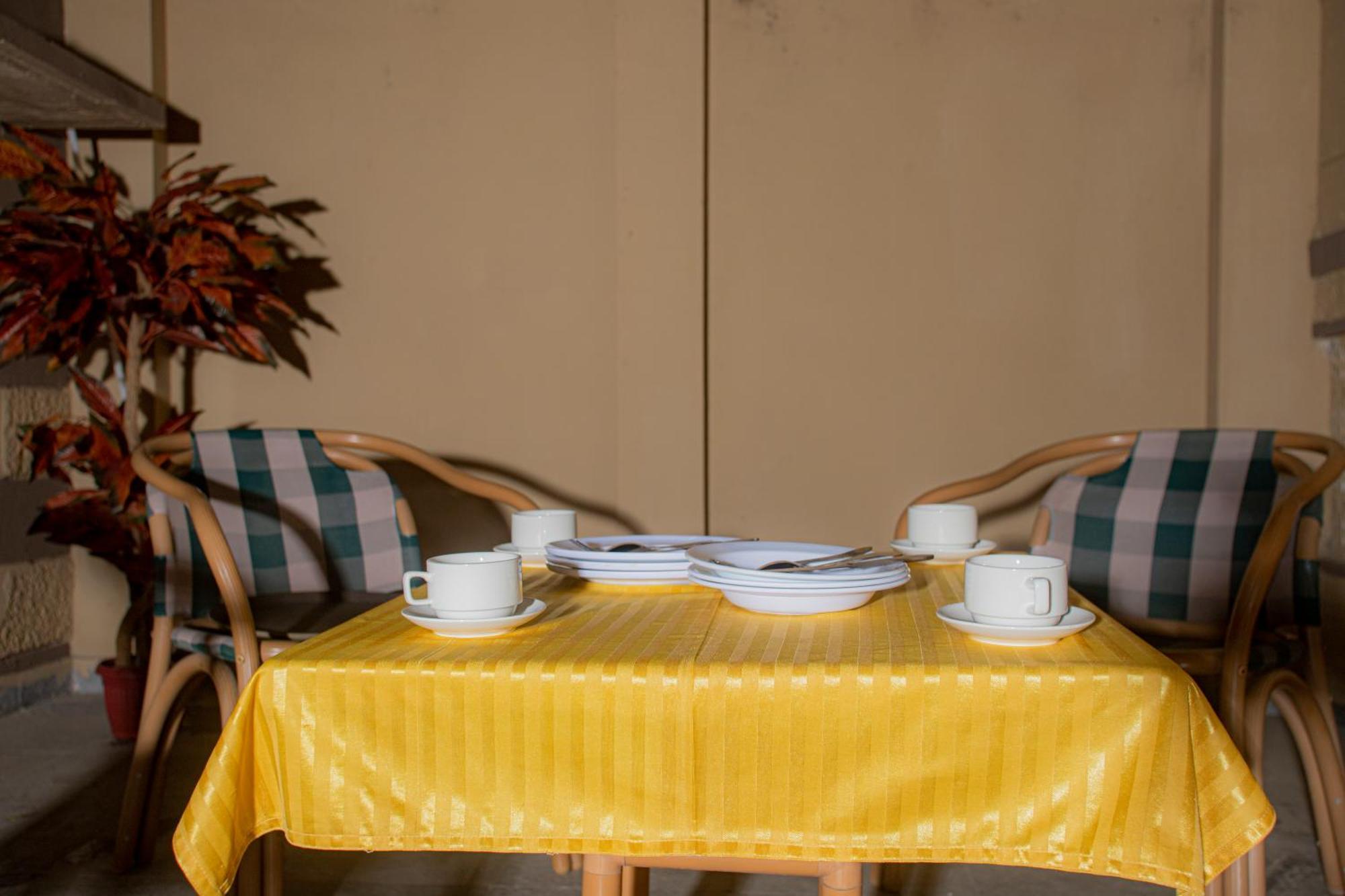 Hotel White Season Gulberg Лахор Екстериор снимка