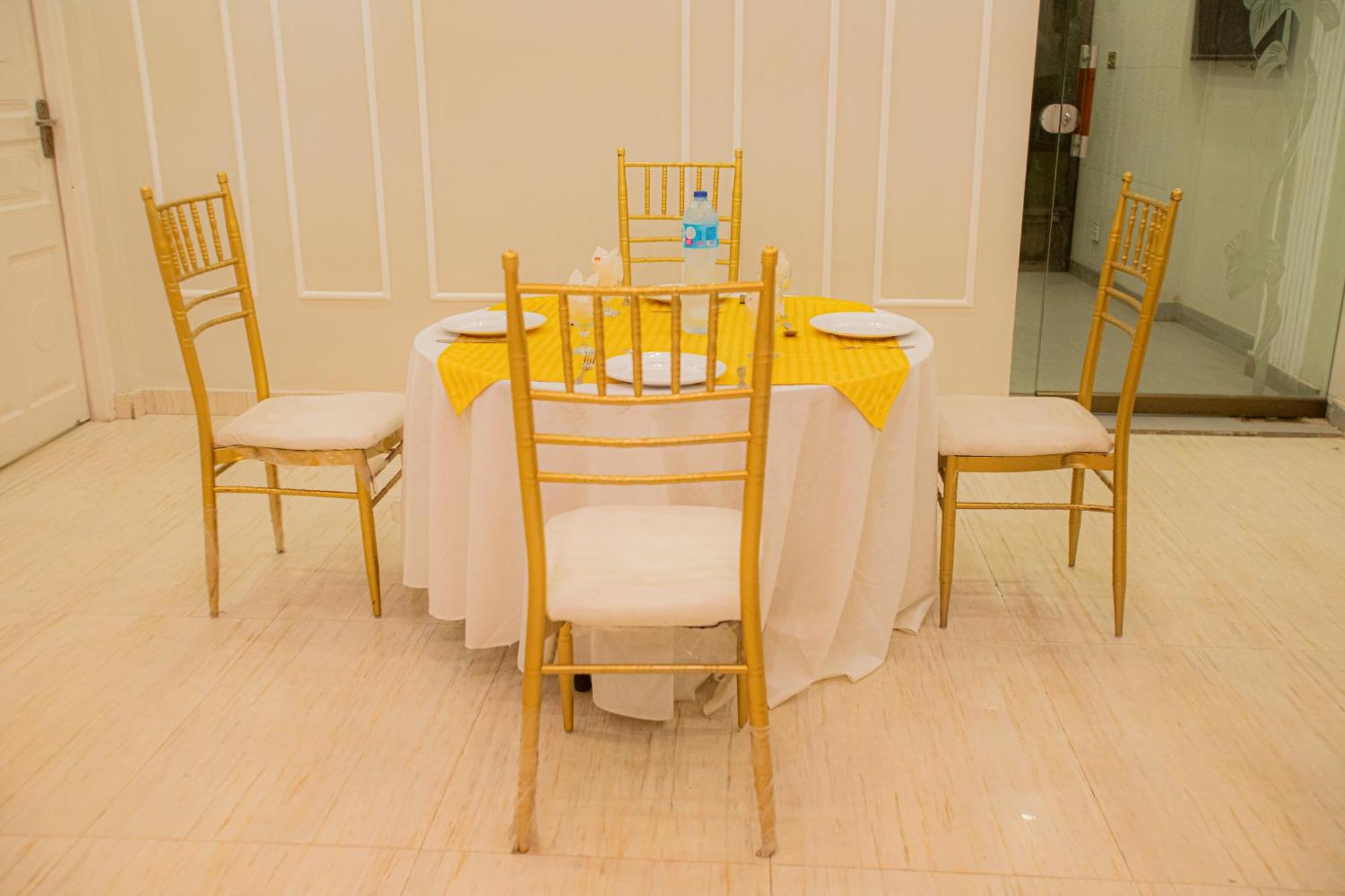 Hotel White Season Gulberg Лахор Екстериор снимка