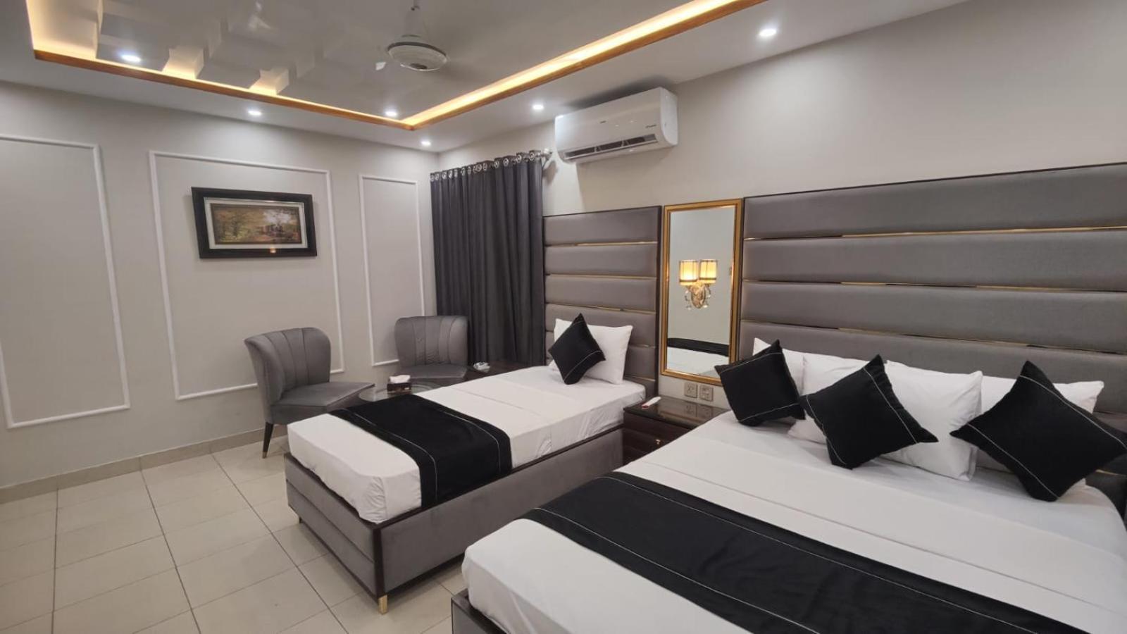 Hotel White Season Gulberg Лахор Екстериор снимка