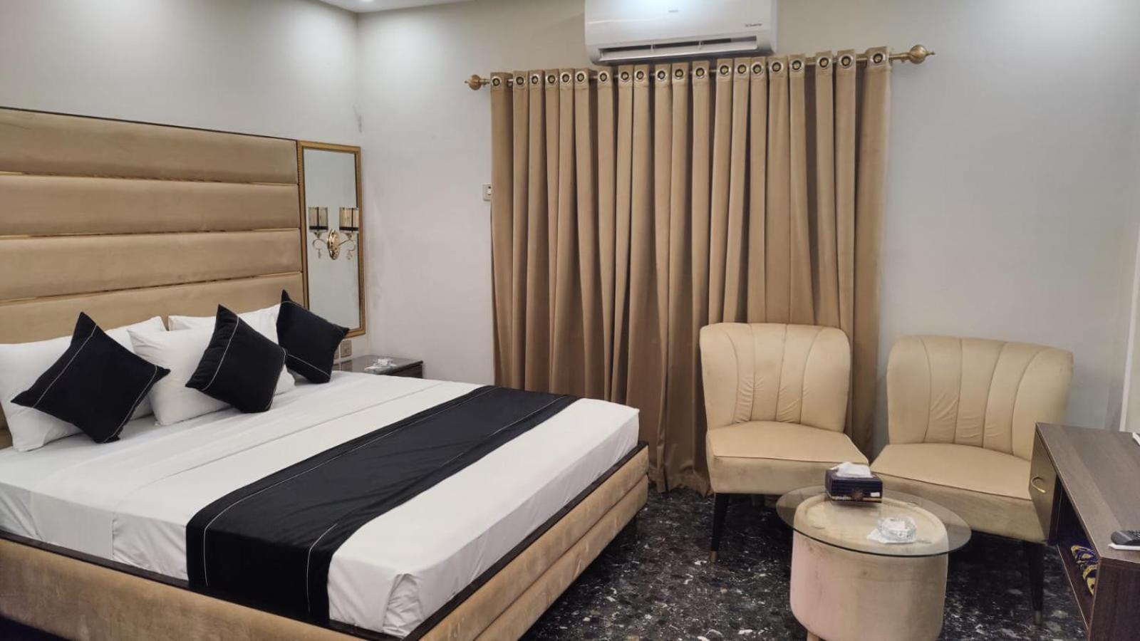 Hotel White Season Gulberg Лахор Екстериор снимка