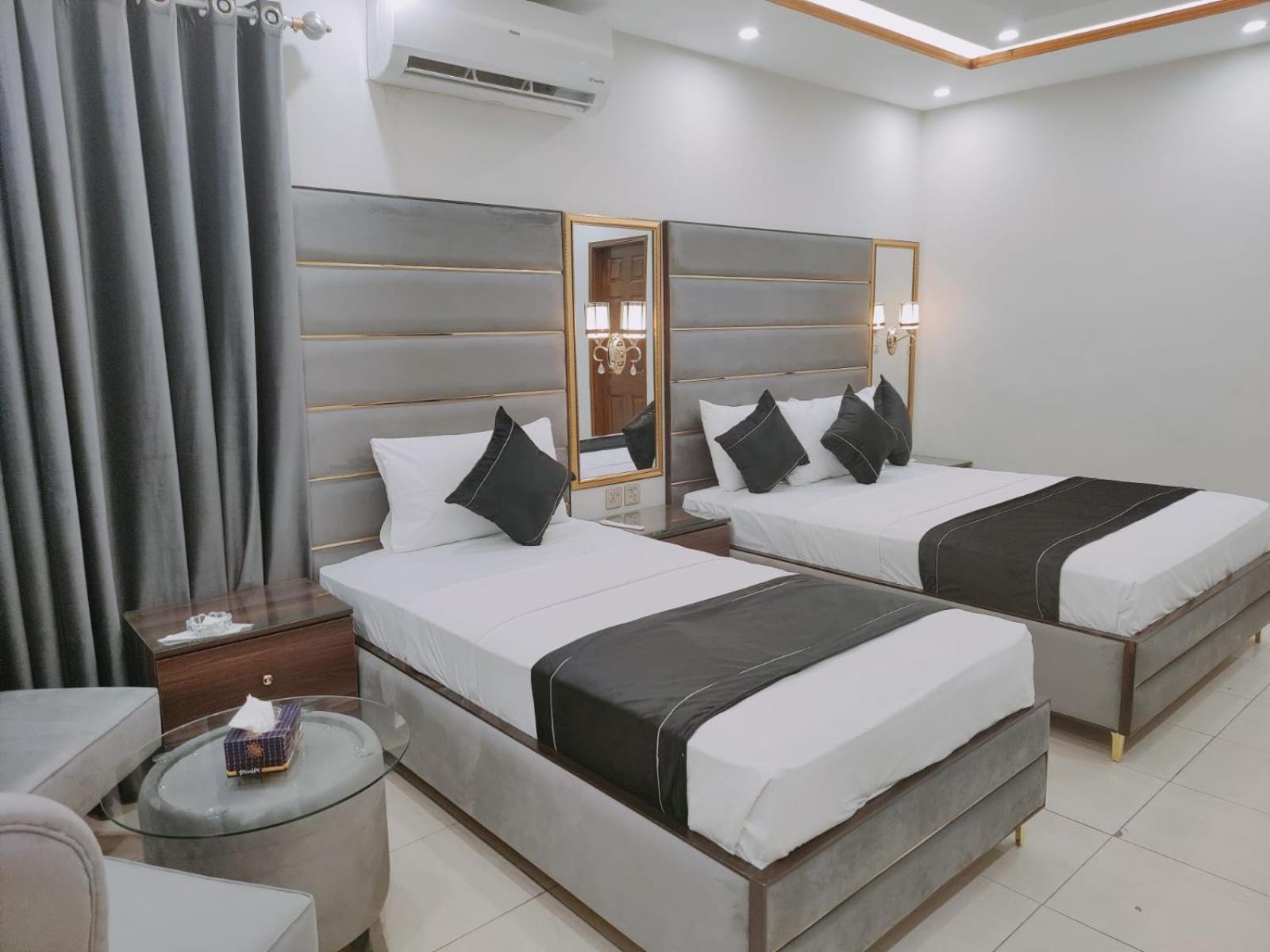 Hotel White Season Gulberg Лахор Екстериор снимка