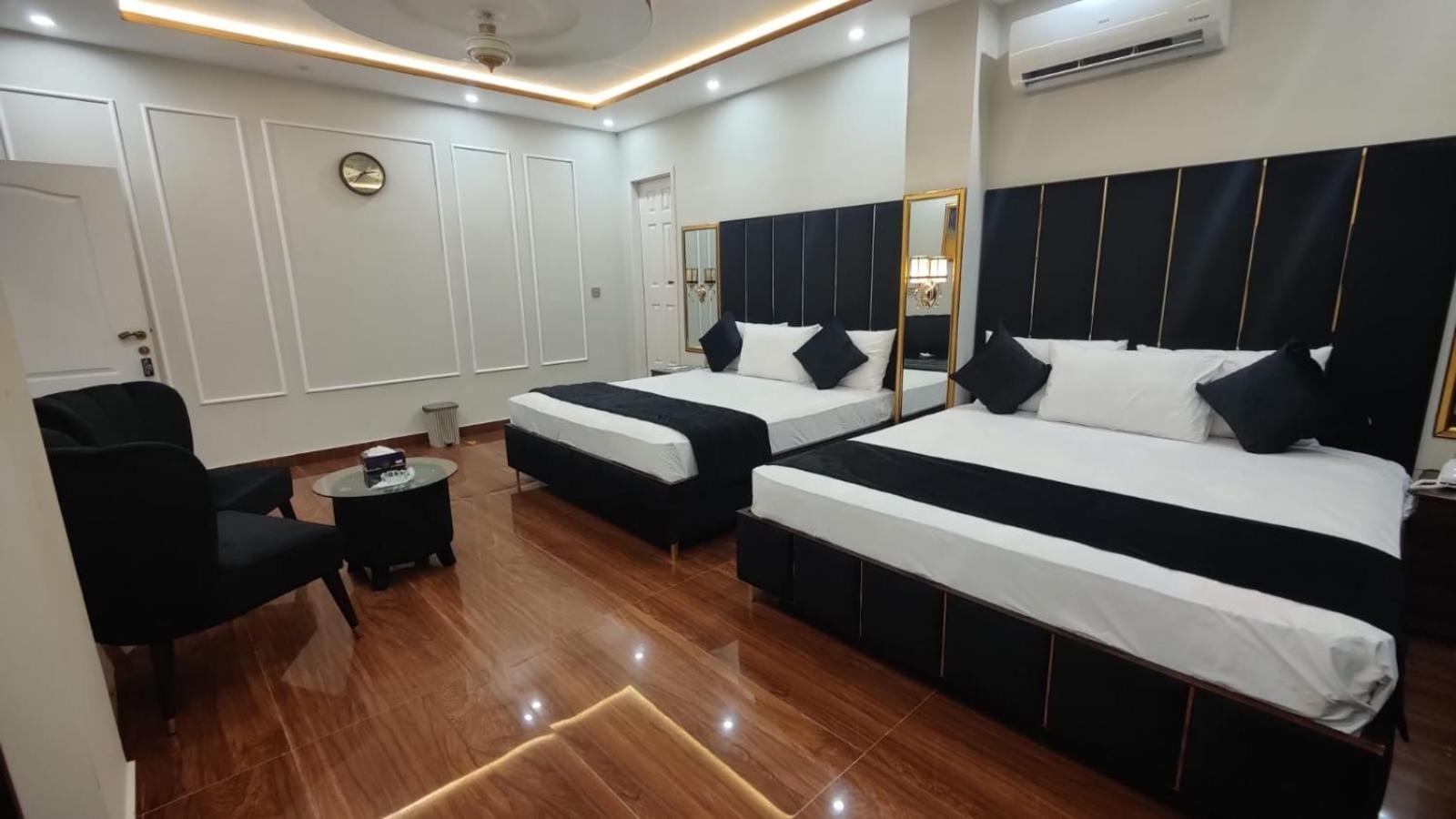 Hotel White Season Gulberg Лахор Екстериор снимка